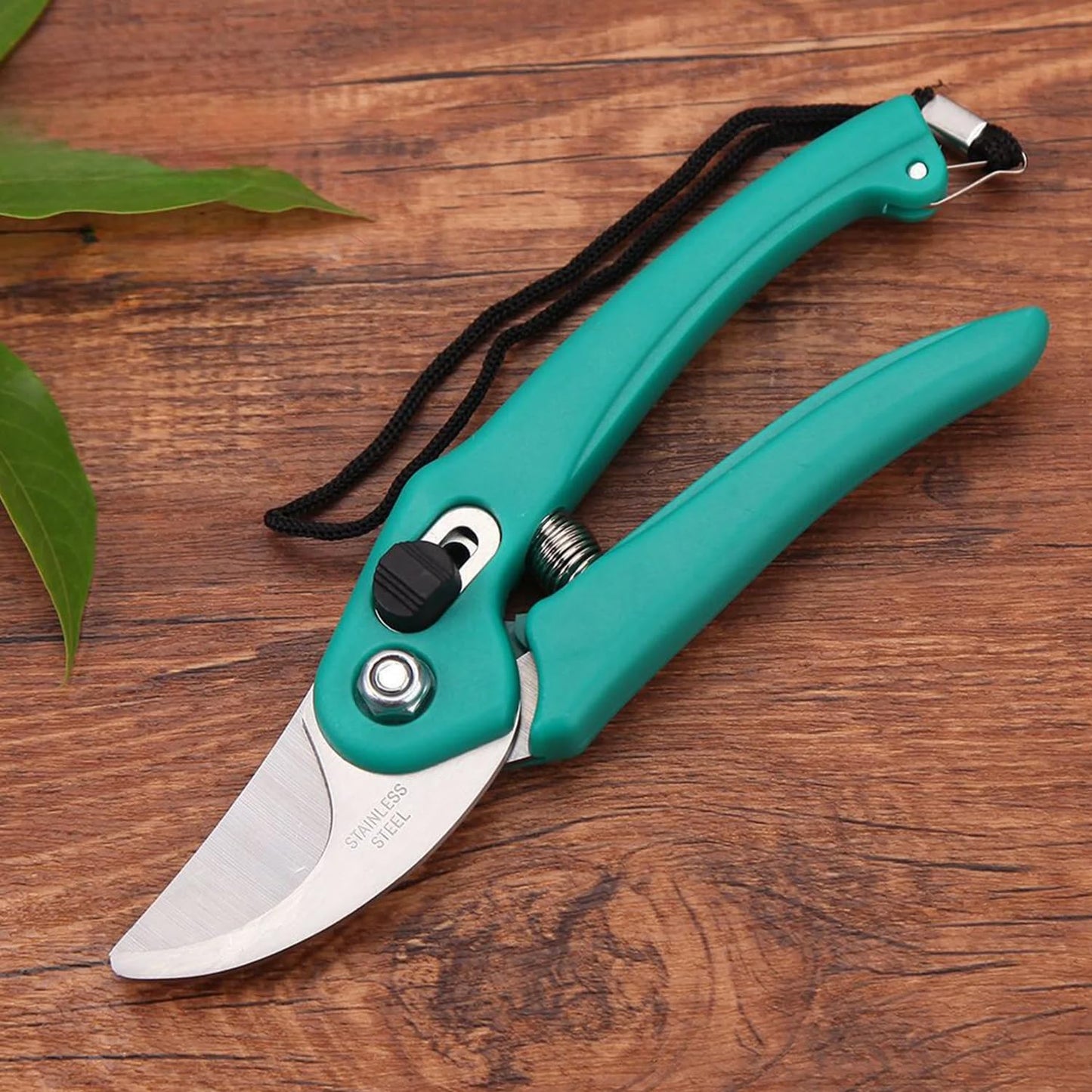 Cutter (scissor) for Pruning Plants
